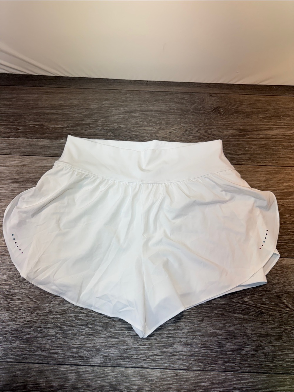 HALARA White Athletic Skort-Style Shorts medium